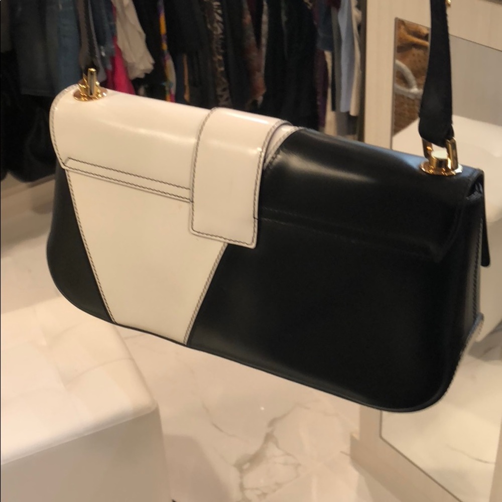 Authentic Ferragamo shoulder bag - Picture 3 of 7